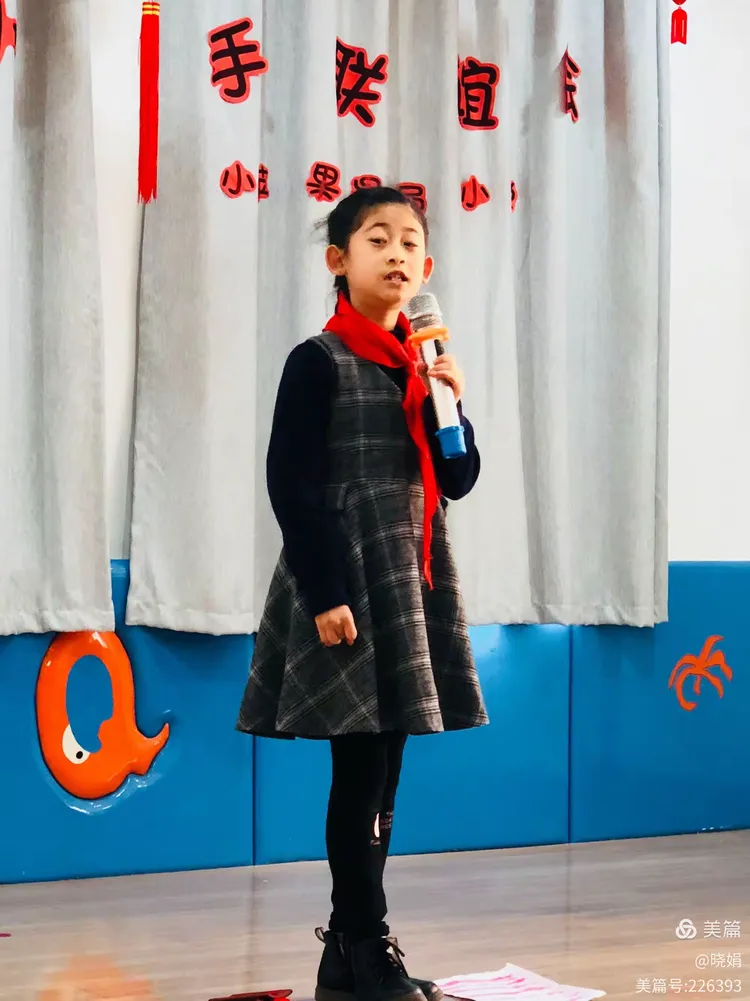 小苹果版姐姐配音(小苹果姐姐是男是女)