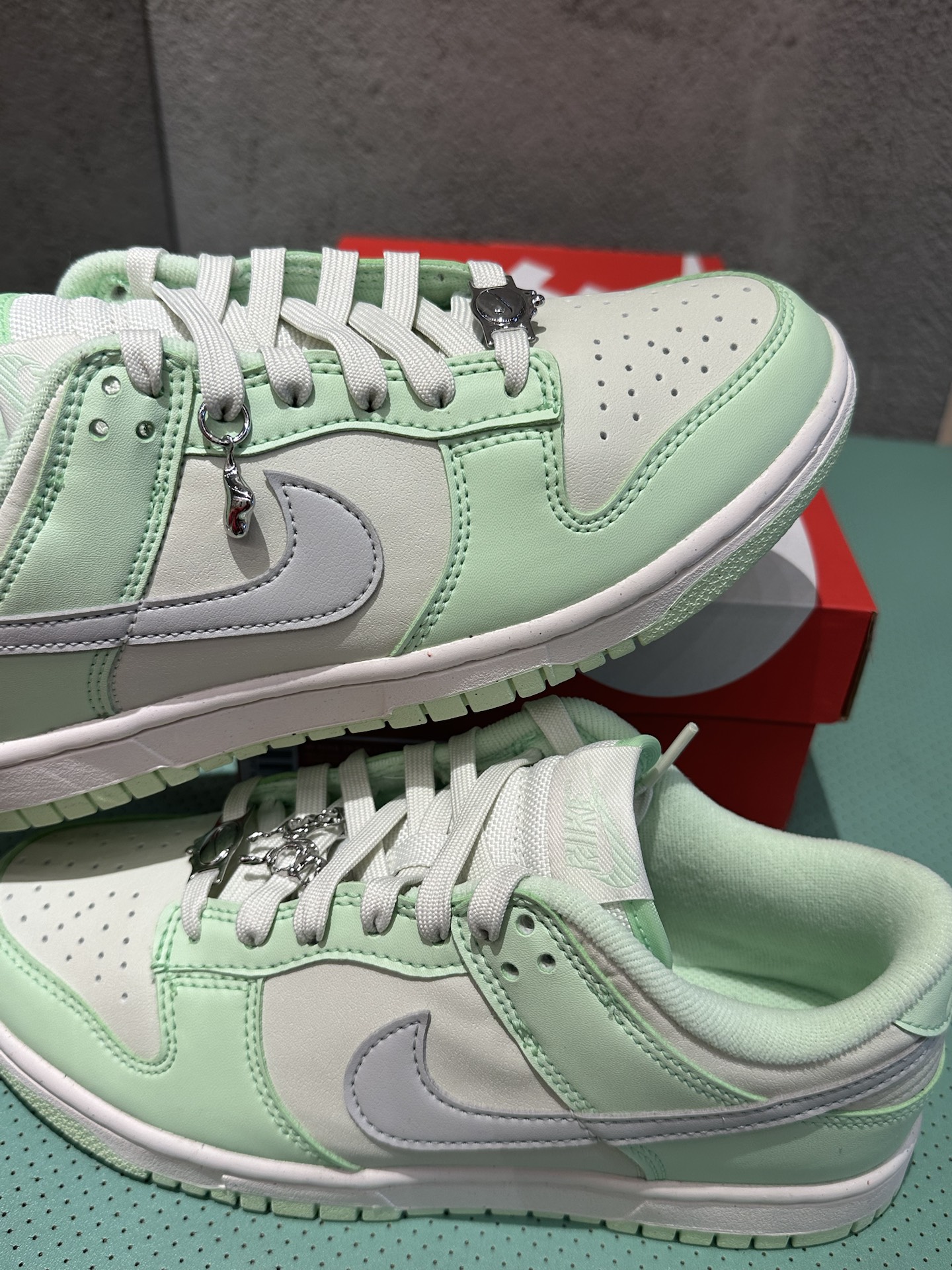 dunk青苹果z版和m版的简单介绍